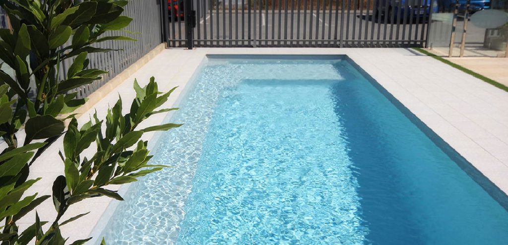 East Rockingham Pool Fontane Wader / 8.5m x 3.2m - Buccaneer Pools Perth